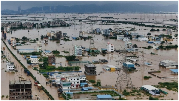 Andhra Pradesh Chief Minister Chandrababu conducted aerial survey of flood prone areas Andhra Pradesh Chief Minister Chandrababu conducted aerial survey of flood prone areas