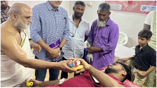 On the day of Milad-un-Nabi the chief priests of Chilukur Balaji donated blood