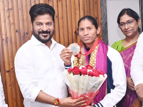 CM Revanth Reddy announced Rs 1 crore for Paralympics 2024 bronze medalist Deepthi Jeevanji