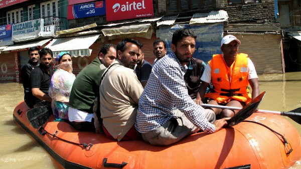 Brokers charging Rs 5 thousand per boat in Vijayawada Brokers charging Rs 5 thousand per boat in Vijayawada