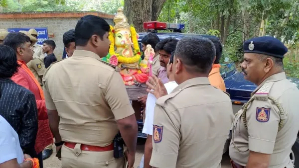Bengaluru police arrested the Ganesha statue and put it in a police van