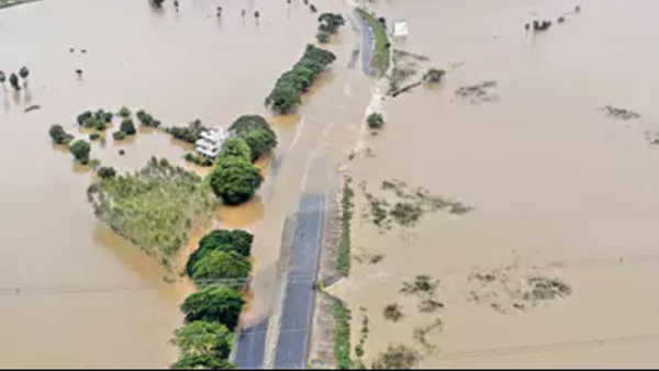 Vijayawada-Hyderabad NH 65 was closed at several places buses diverted Vijayawada-Hyderabad NH 65 was closed at several places buses diverted