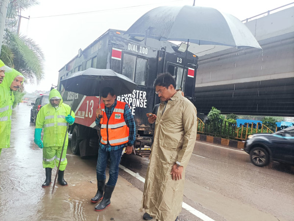 Hyderabad rains HYDRAA commissioner AV Ranganath conducted inspection in the city