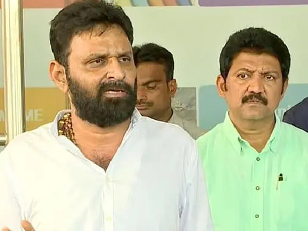 Why the YSRCP leader Kodali nand Vamsi silence reasons here