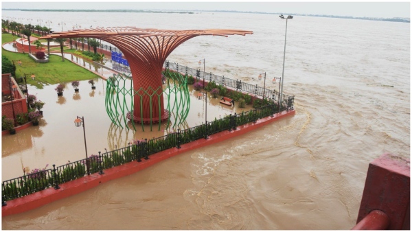 YCP vs TDP fight for credit during floods on the construction of Krishna Lanka retaining wall