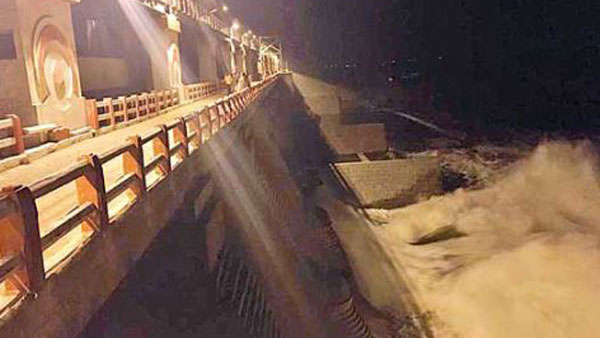 Musi gates lifted without warning Herdsmen trapped in floods 20 buffaloes lost Musi gates lifted without warning Herdsmen trapped in floods 20 buffaloes lost