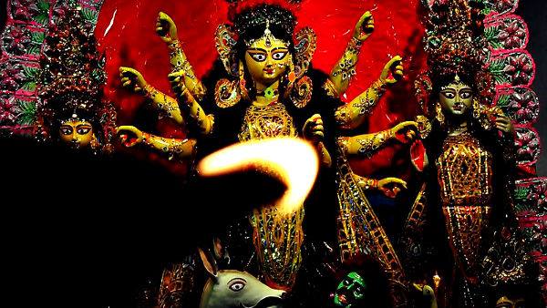 Goddess Durga will bless these zodiac signs with wealth during Dussehra navratri