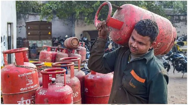 Distribution of free gas cylinders in AP from Diwali Chandrababu
