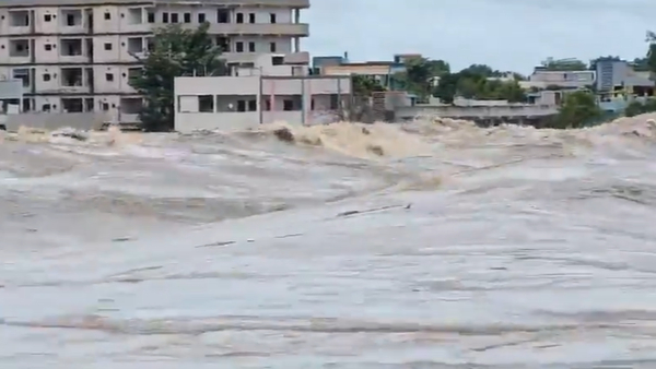 Heavy rains in Telangana killed 9 people