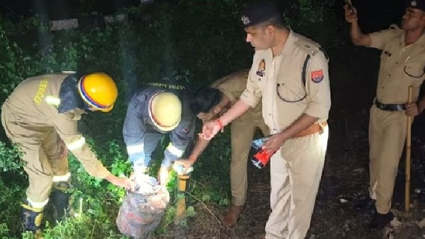 Kalindi Express collided with gas cylinder train stopped for 20 minutes