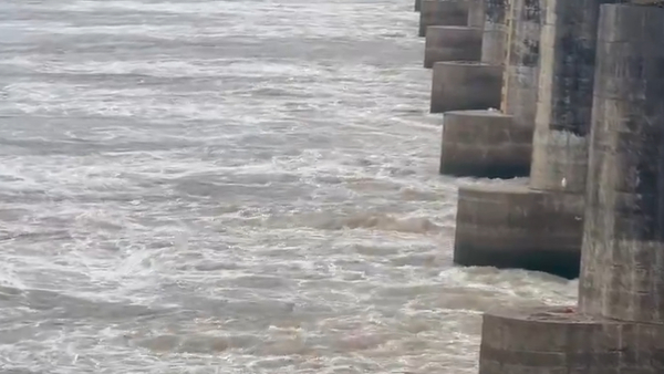 Godavari floods 2024 First flood alert has been issued at Dowleswaram