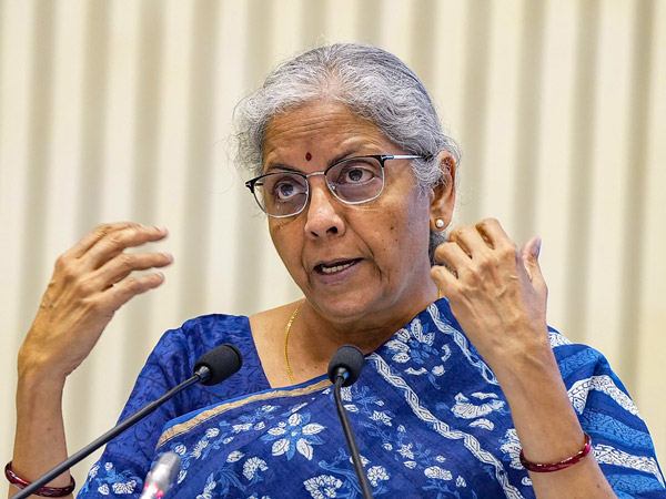 Union Finance Minister Nirmala Sitharaman said govt trying to reduce tax rates to favor the middle class Union Finance Minister Nirmala Sitharaman said govt trying to reduce tax rates to favor the middle class