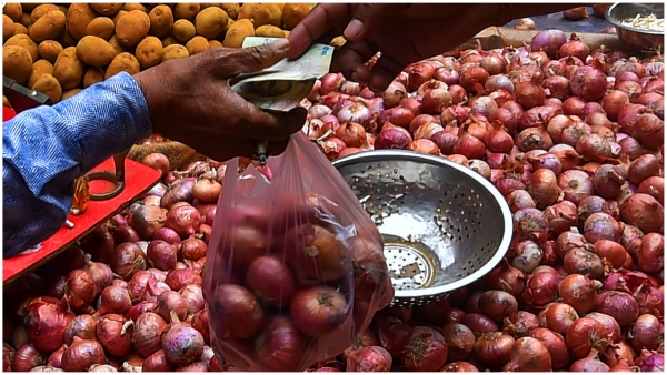 The center is selling onions for Rs 35 per KG under NAFED The center is selling onions for Rs 35 per KG under NAFED
