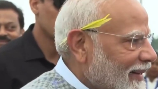 PM Modi was welcomed with Jahva on the occasion of Karma festival in the Jharkhand PM Modi was welcomed with Jahva on the occasion of Karma festival in the Jharkhand