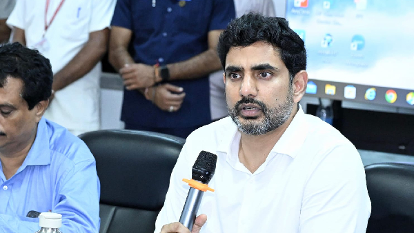 minister lokesh strong counter to ys jagan criticism on chandrababu at floods time