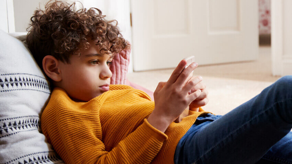 Harms of Your Kids Watching Phone Too Much