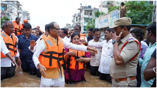 Shivaraj Singh Chuhan visit Flood effected areas Key Assurance for Victims