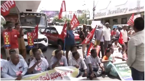 Protest in Visakhapatnam against the proposals of privatisation of Vizag Steel Plant