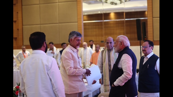 Chandrababu Naidu praised Prime Minister Modi in the meeting of NDA CMs Chandrababu Naidu praised Prime Minister Modi in the meeting of NDA CMs