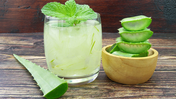 Drinking aloe vera juice reduces weight loss and boosts the immune system Drinking aloe vera juice reduces weight loss and boosts the immune system