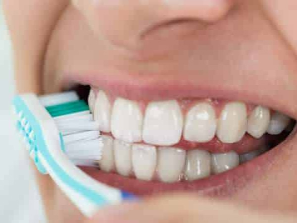Benefits and Risks of Brushing Teeth with Salt Benefits and Risks of Brushing Teeth with Salt