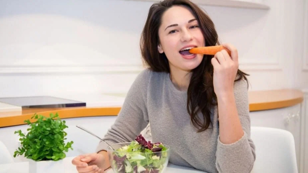 Eating Carrots But Know These health benefits