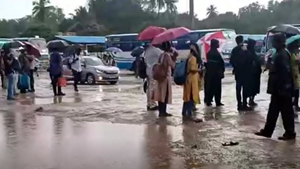 Chennai rains Deputy CM Udhayanidhi Stalin inspected Narayanapuram lake banks midnight Chennai rains Deputy CM Udhayanidhi Stalin inspected Narayanapuram lake banks midnight