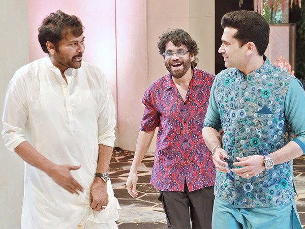 Chiranjeevi and Nagarjuna participated in the Dussehra celebrations at the house of Kalyan Jewelers owner Kalyan Raman in Thrissur Chiranjeevi and Nagarjuna participated in the Dussehra celebrations at the house of Kalyan Jewelers owner Kalyan Raman in Thrissur