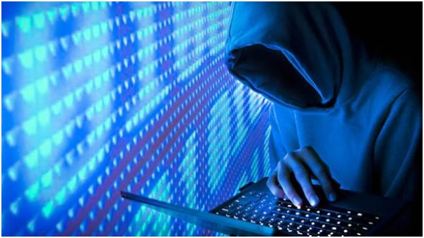 Fake ACB officials who threatened MRO and collected three lakhs Fake ACB officials who threatened MRO and collected three lakhs