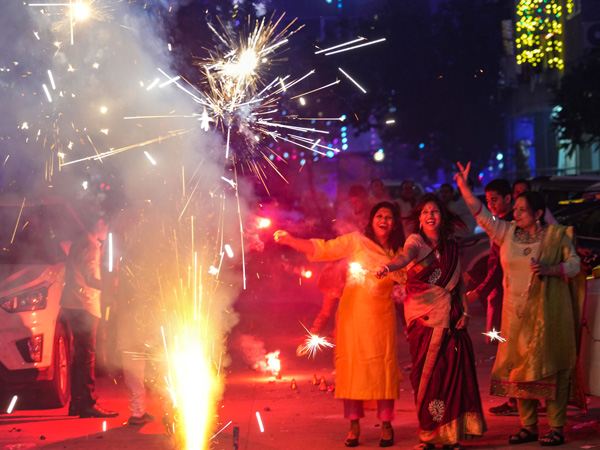 Diwali 2024 Indian Railway officials advises train passengers against carrying crackers