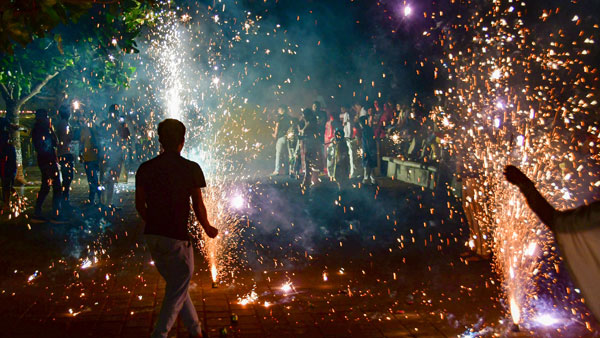 Fireworks should be set off from 8 pm to 10 pm on Diwali in Hyderabad police said Fireworks should be set off from 8 pm to 10 pm on Diwali in Hyderabad police said