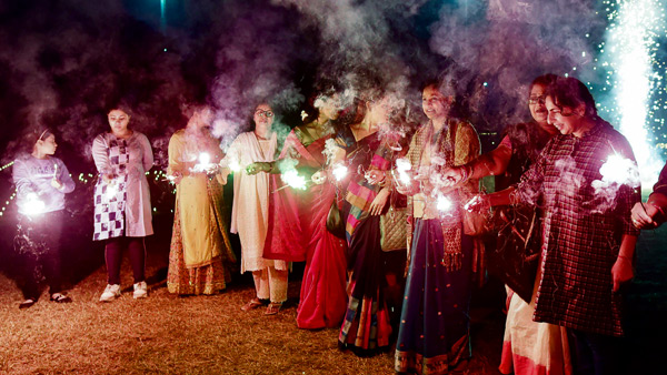 Take Precautions On Diwali 2024 While Firecrackers Using