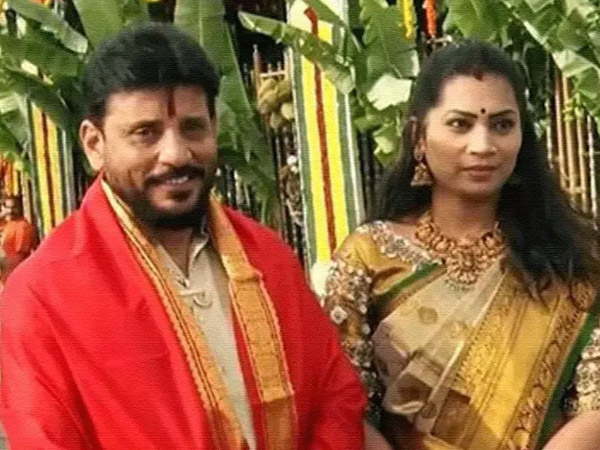 Police issued notices to MLC Duvvada Srinivas and Divvela Madhuri Police issued notices to MLC Duvvada Srinivas and Divvela Madhuri