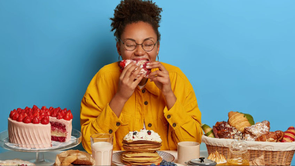 Eating sweets well Old age comes quickly risk of diabetes too