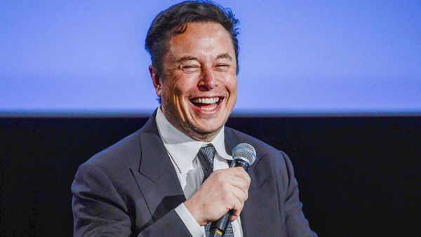 Elon Musk happy tweet about SpaceX victory