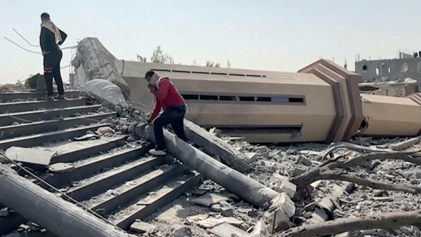 Israel attacks Iran Explosions heard near Tehran