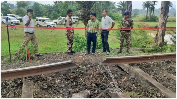 Miscreants who blew up a railway track in Jharkhand