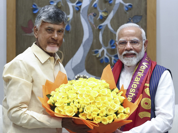 pm Narendra Modi gave good news to ap cm Chandrababu and Vijayawada city people pm Narendra Modi gave good news to ap cm Chandrababu and Vijayawada city people