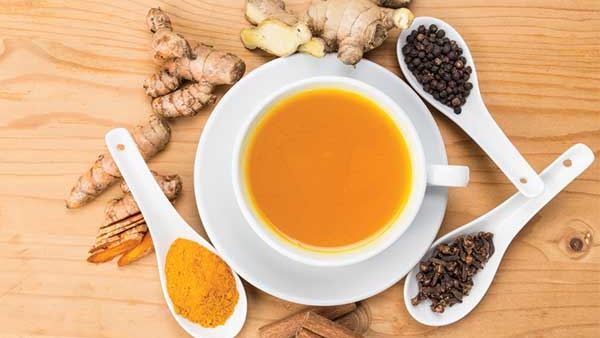 Dangers of Drinking Ginger Tea on an Empty Stomach