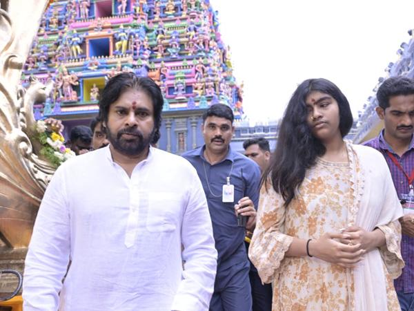 Pawan Visited indrakeeladri with his daughter Huge Rush at temple