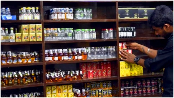 Liquor shop licenses are contested by hundreds of people per shop in many districts