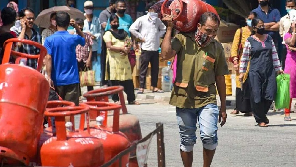 ap cm Chandrababu naidu formally announced free gas cylinders scheme from this Diwali
