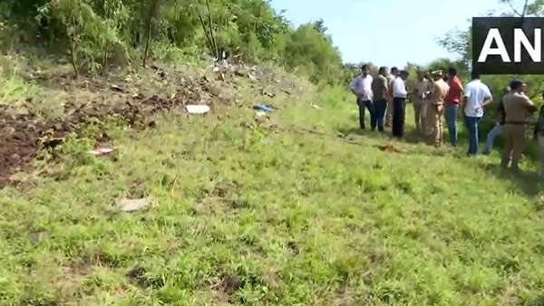 The helicopter crashed in Maharashtra Three including the pilot were burnt alive