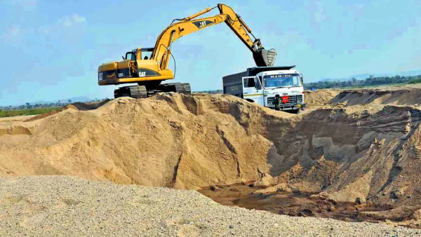 Chandrababu Naidu expressed his anger on the ministers regarding free sand
