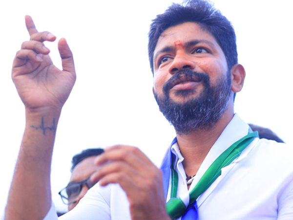 former ysrcp minister Pinipe Viswarup reacted to son arrest says part of vendetta politics