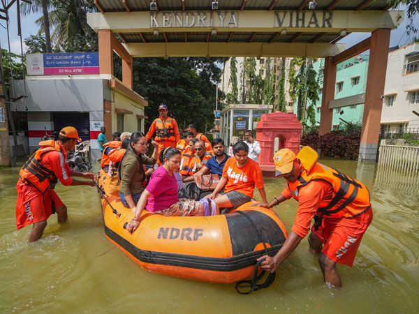 Bengaluru rains again starts after overnight downpour leads to waterlogging in several parts