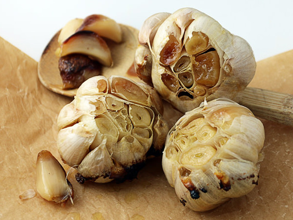 Amazing Health Benefits of Eating Two Roasted Garlic Cloves on an Empty Stomach