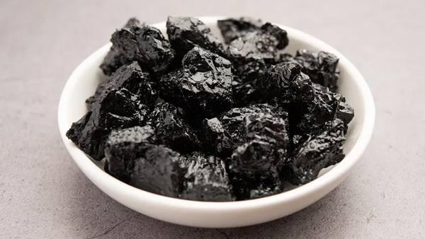 Consuming shilajit doubles stamina in men and increases sperm production and quality