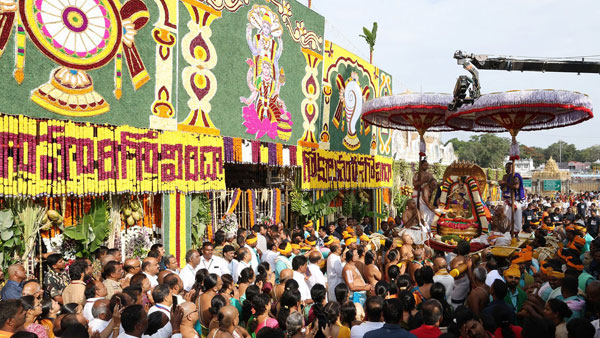 AP CM Chandrababu Naidu inaugurated a centralized Vakulamata kitchen in Tirumala