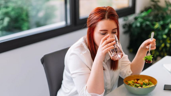 drink a lot of water while eating